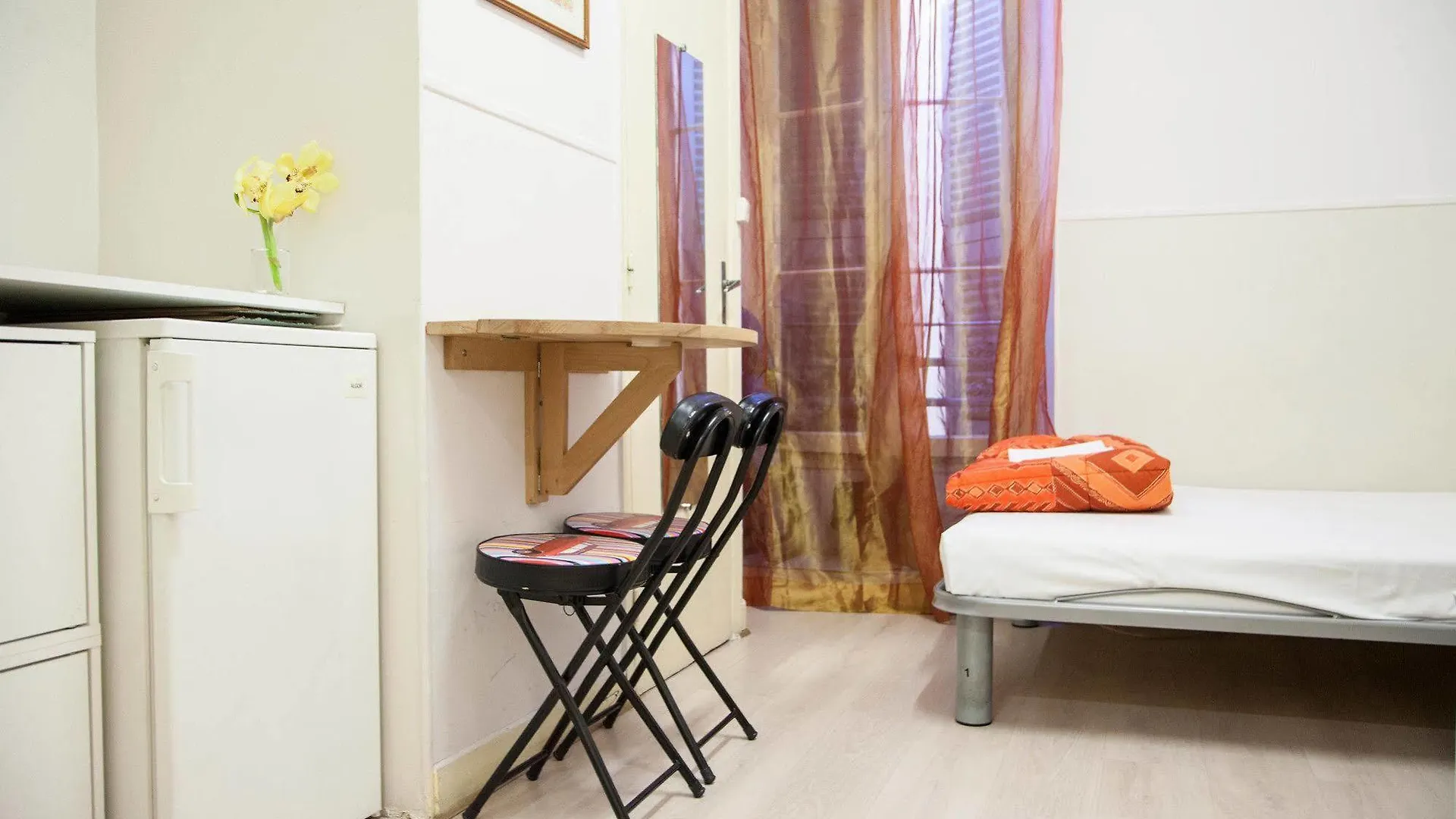 ניס Victoria House - Hostel